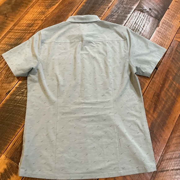 Vuori Men’s Short Sleeve Button Up Shirt Gray Performance Stretch Size Large - Picture 4 of 10
